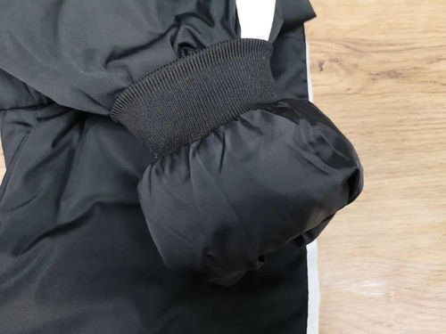 這件兒童羽絨服含90 白鴨絨,好看 舒服,一件才69元,真不錯(cuò) 褲子